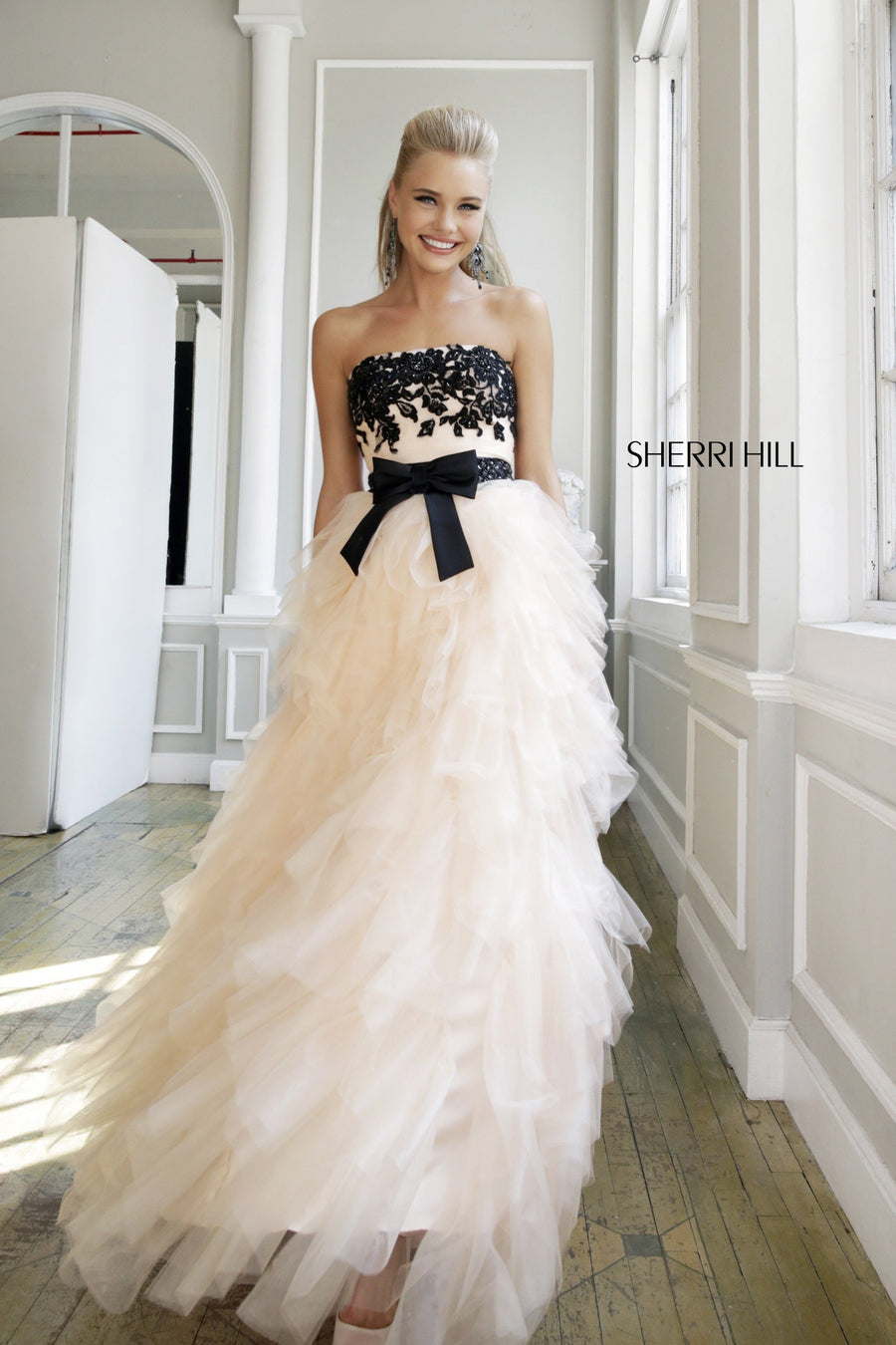 Sherri Hill style 4318 in blush/black, Strapless Gown with Bow Waist