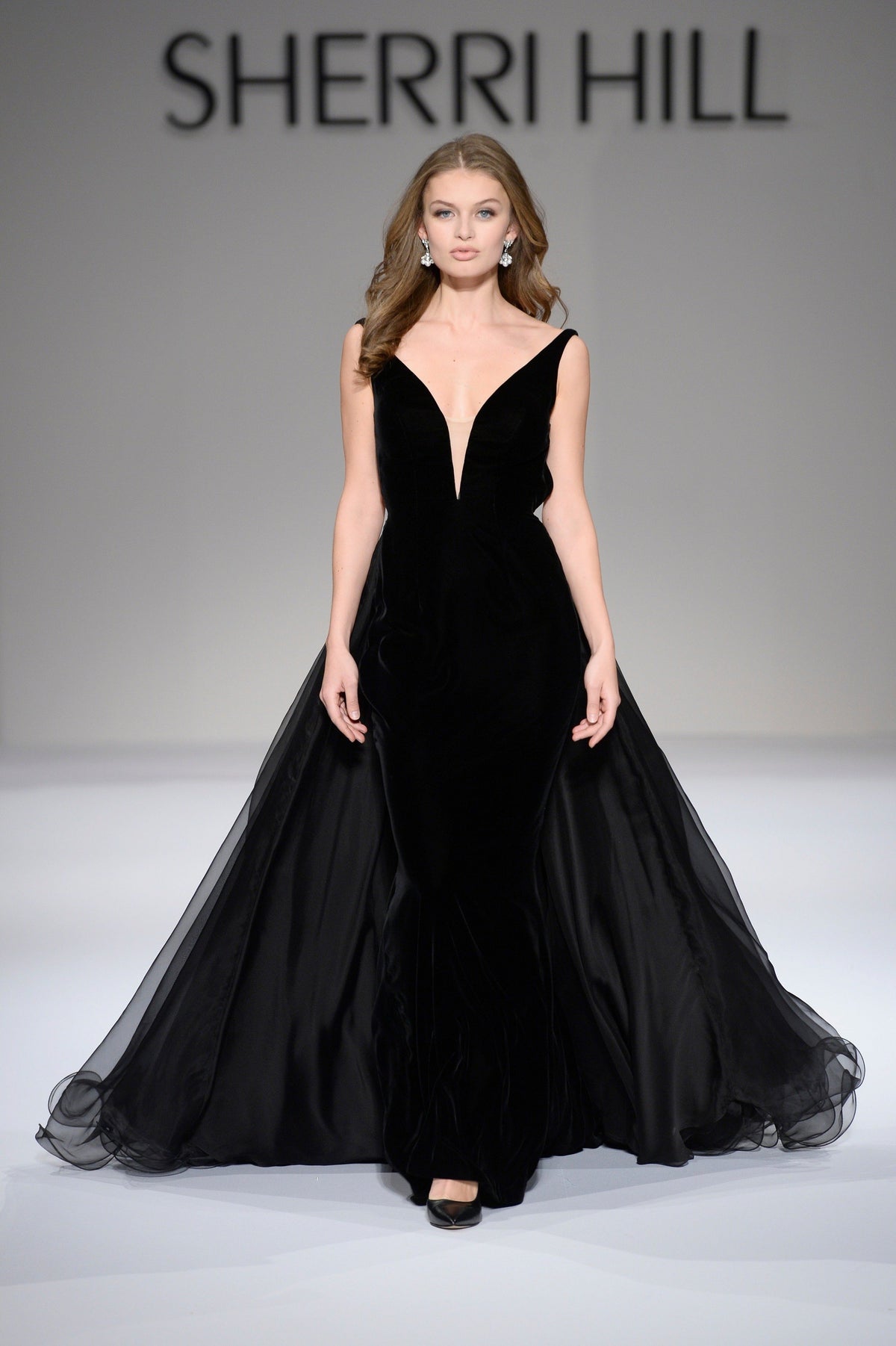 Sherri Hill 43919 V-neck velvet bodice chiffon gown in black