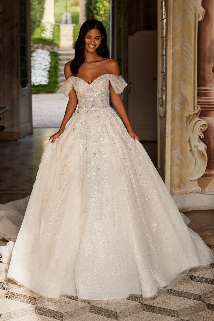 lace wedding dress trend Top 5 Most Beautiful Lace Wedding Dress Trend-chicloth blog