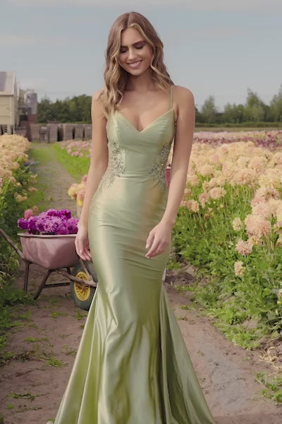 Sherri Hill 56315 stretch slinky gown video