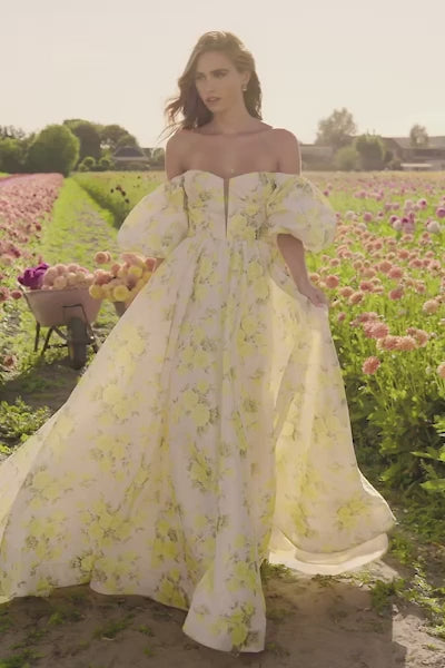 Yellow pelota 花柄キルティングパンツ Sherri Hill 56379 | Off the Shoulder Floral Print Ball Gown