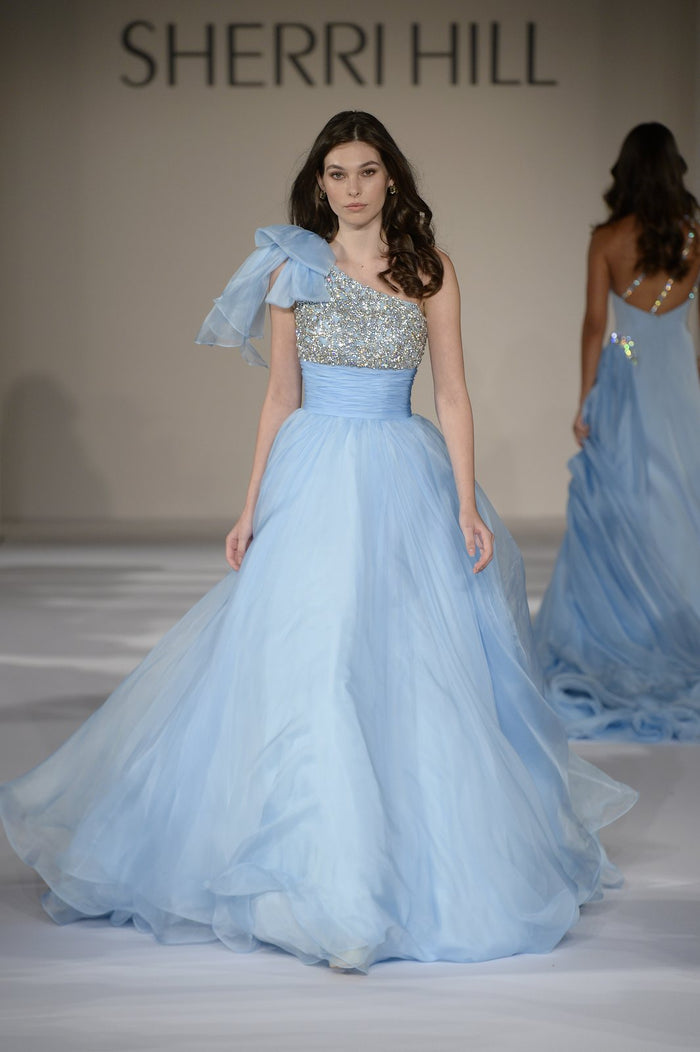Sherri Hill Spring 2022 runway, look 15