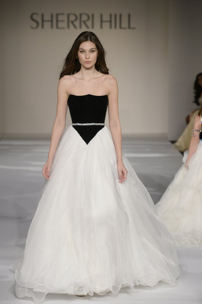 Sherri Hill Spring 2022 runway, look 39