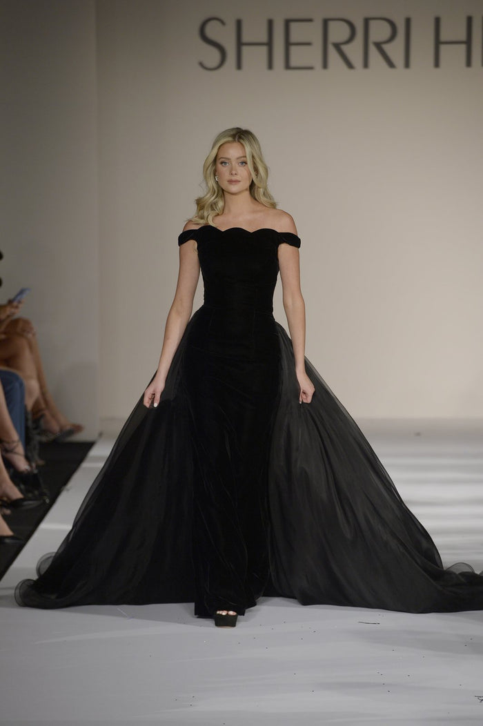Sherri Hill Spring 2022 runway, look 43